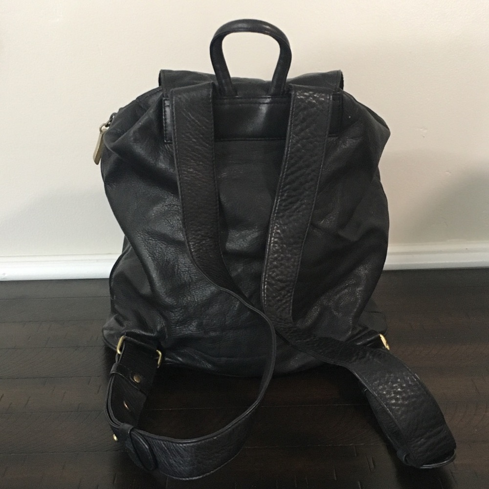 Dkny Leather Backpack. - image 2